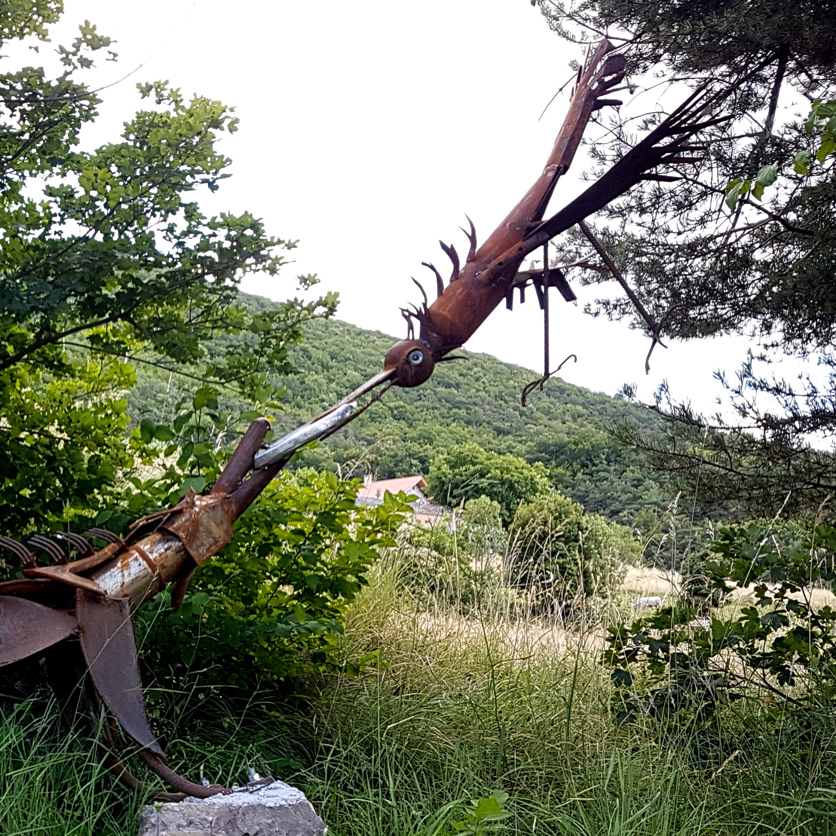 Sculpture Le Renard, le Corbeau et le Reblochon du Bestiaire d'En Fer