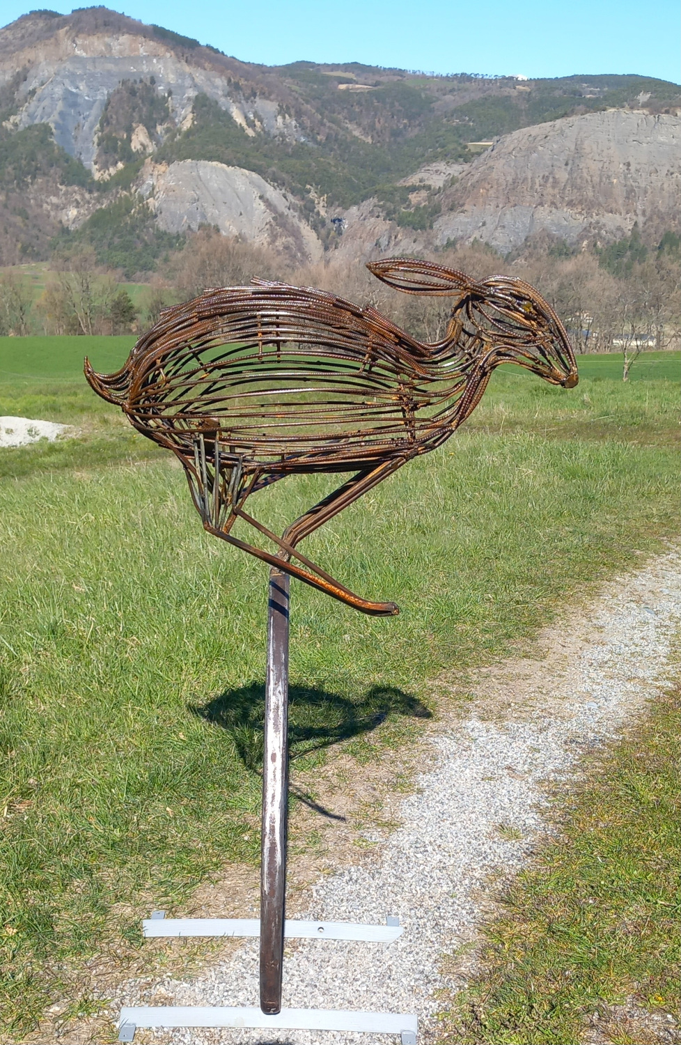 Sculpture  le lièvre du Bestiaire d'En Fer