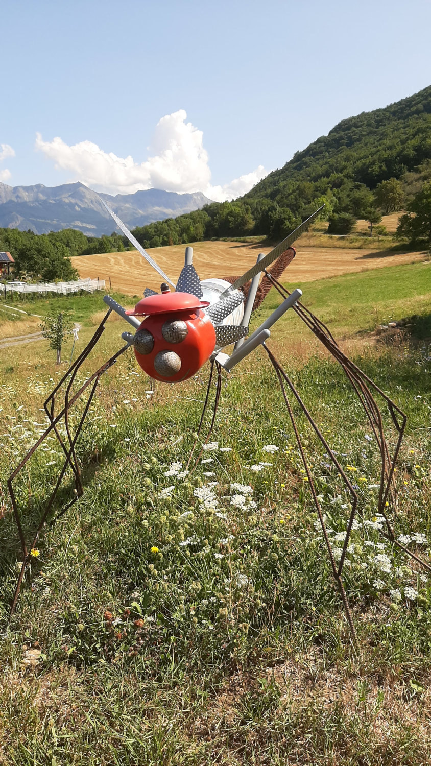 Sculpture  le moustique du Bestiaire d'En Fer