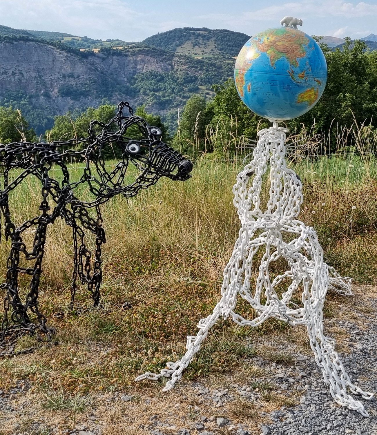 Sculpture  l'ours et le phoque du Bestiaire d'En Fer